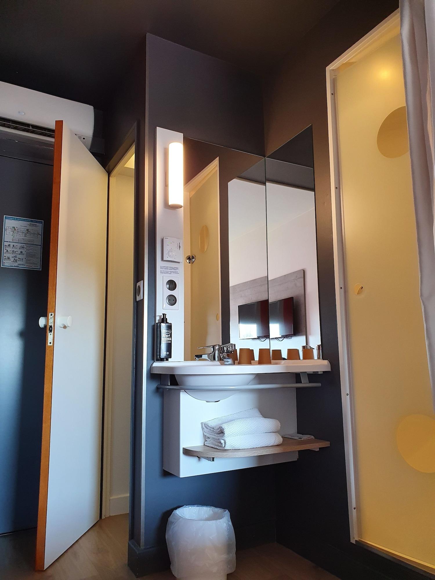 Ibis Budget Coutances Exterior foto