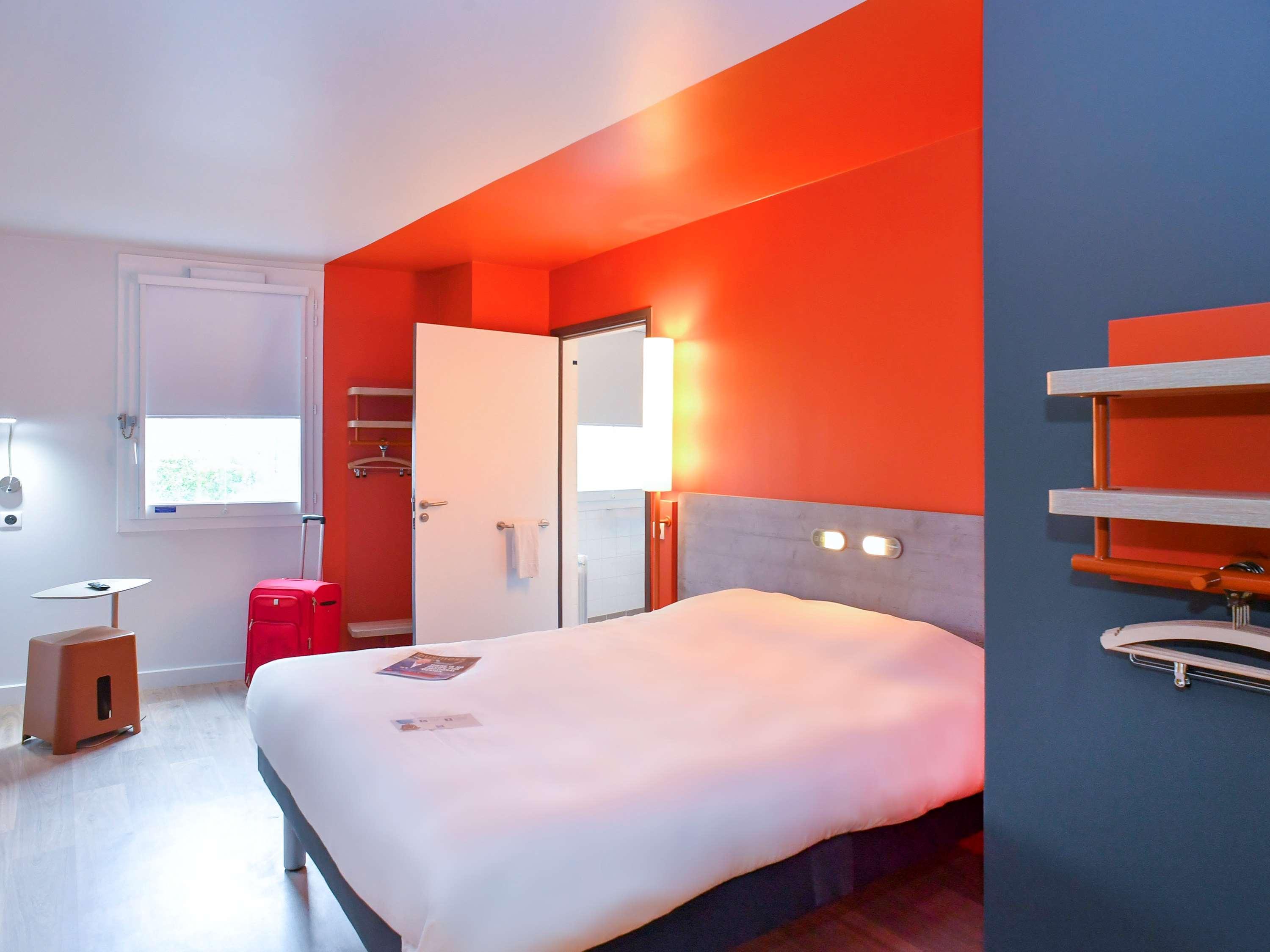 Ibis Budget Coutances Exterior foto