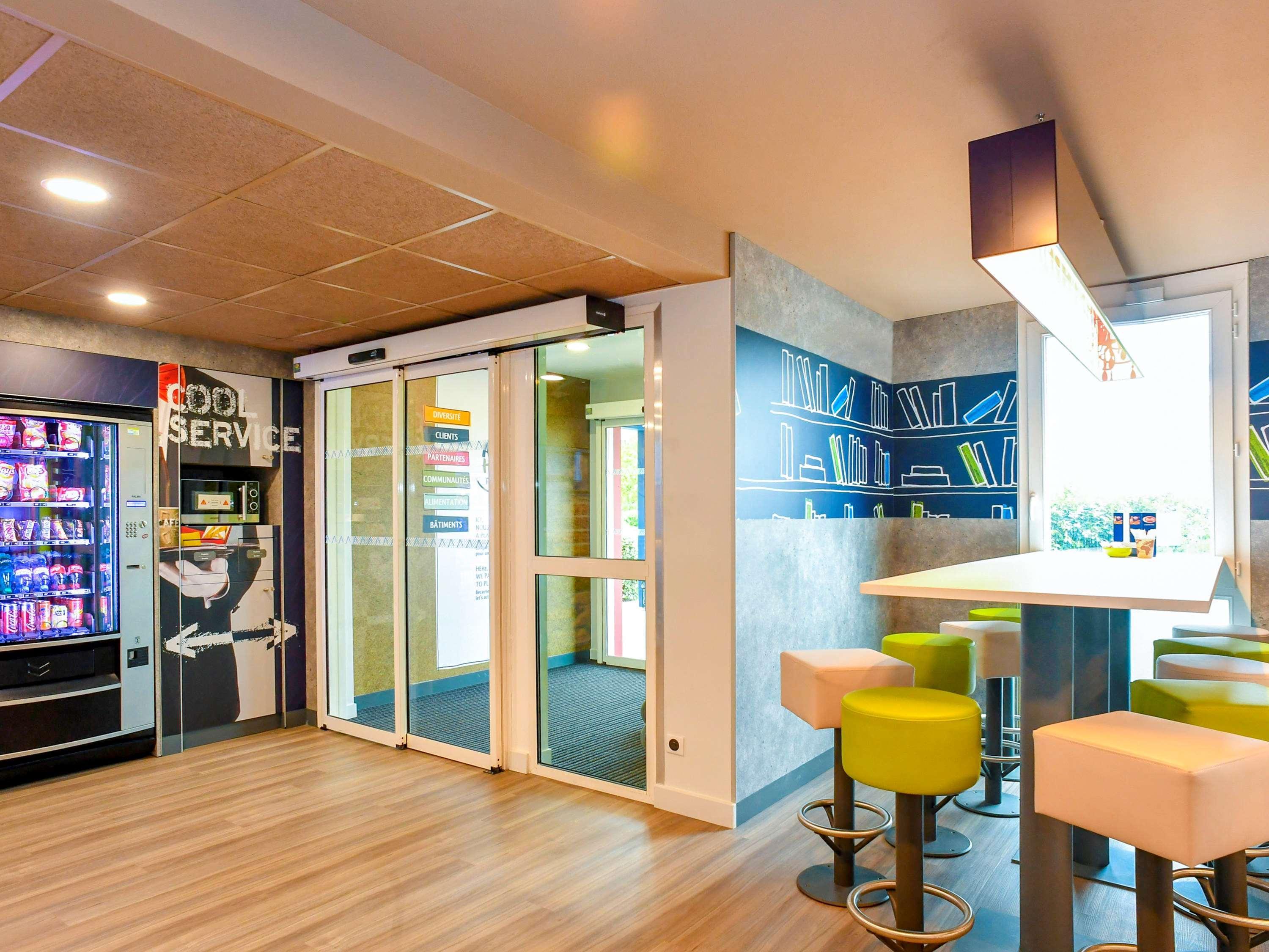 Ibis Budget Coutances Exterior foto