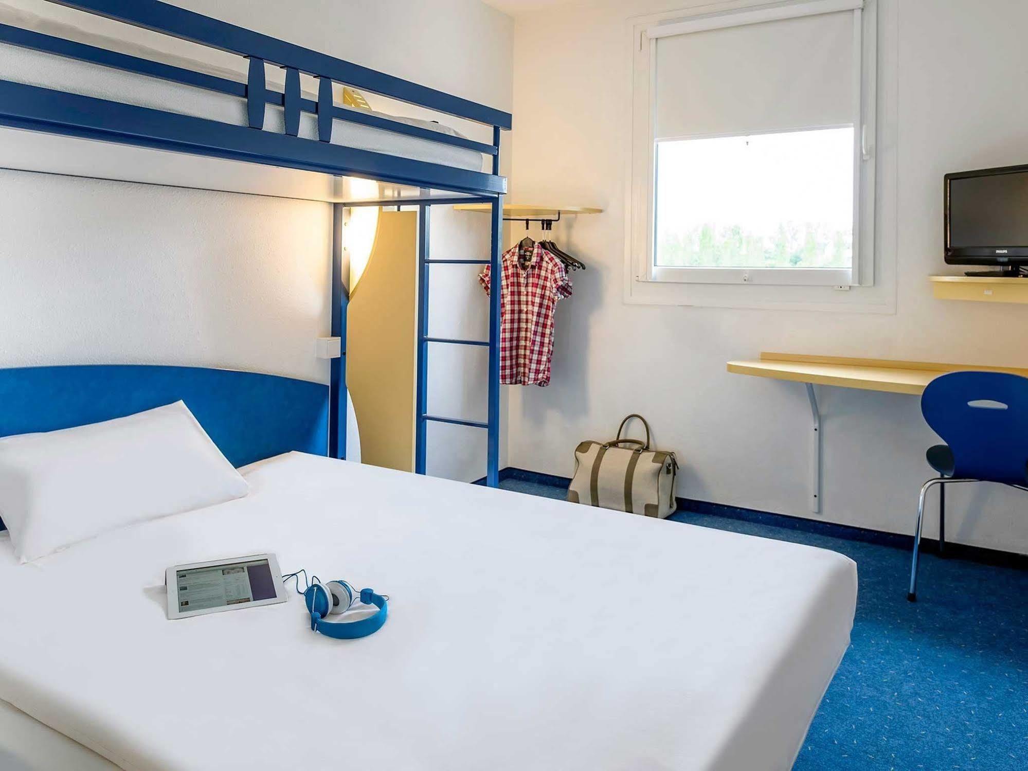 Ibis Budget Coutances Exterior foto